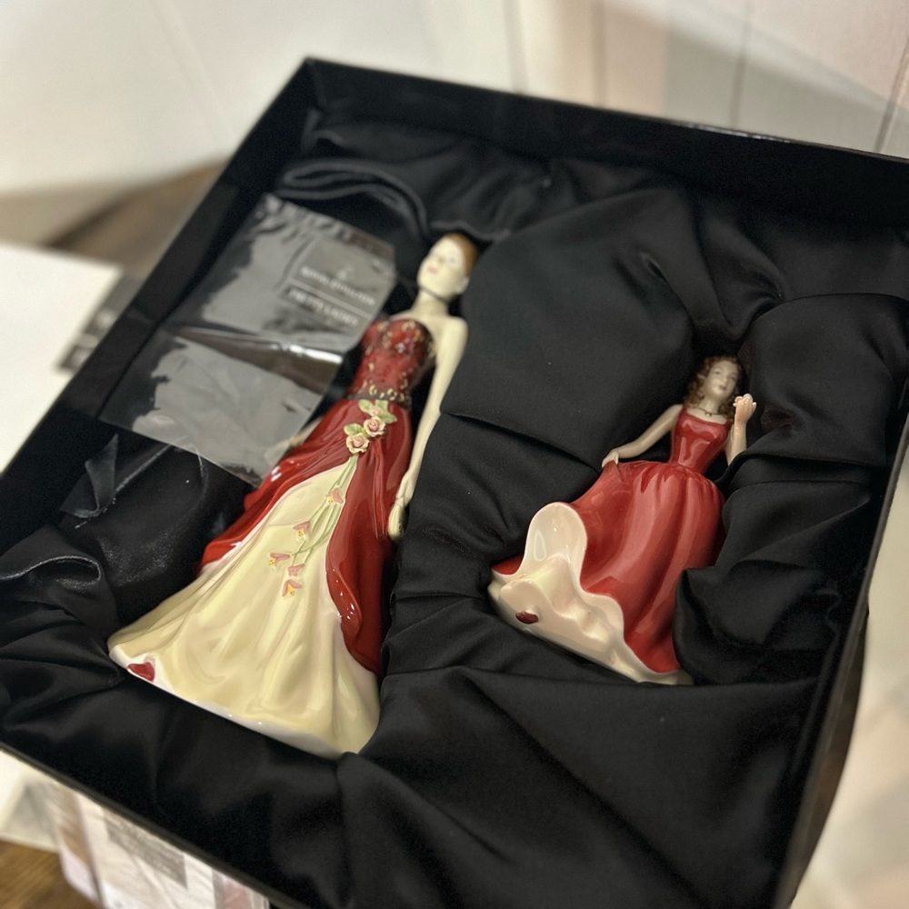 NWT Royal Doulton Pretty Ladies Figurine - Emily and Emma 2006 Set of 2 Dolls -